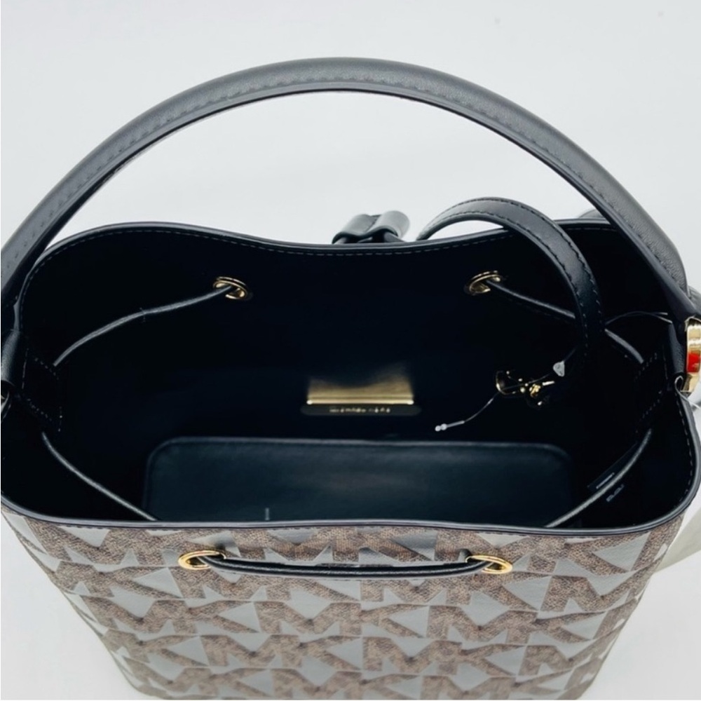 Michael Kors Medium Suri Bucket Messenger Crossbody Satchel - Picture 8 of 15